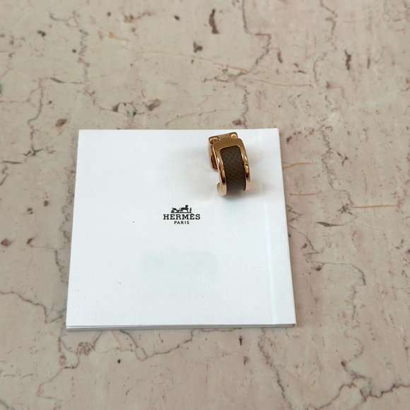 Hermes Olympe Ear Cuff in Epsom Leather and Rose Gold, Small Model - Picture 9 of 11